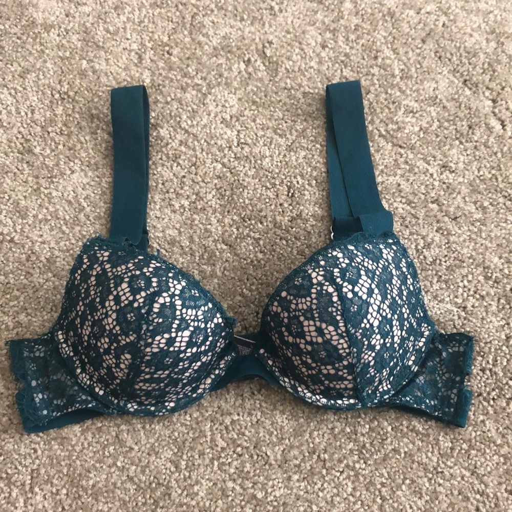 Teal and cream Victoria’s Secret bra